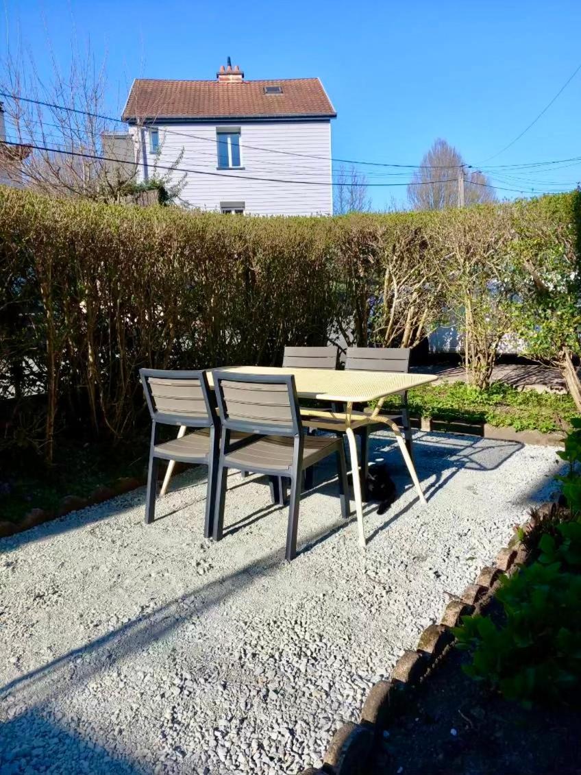 Appartement Cosy Et Calme Avec Parking Et Terrasse Prives Cravanche エクステリア 写真